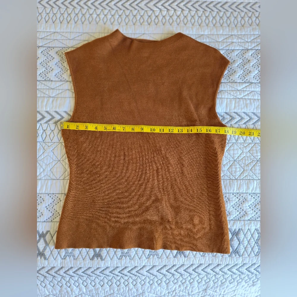 Marled Brown Sleeveless Top - Picture 3 of 4